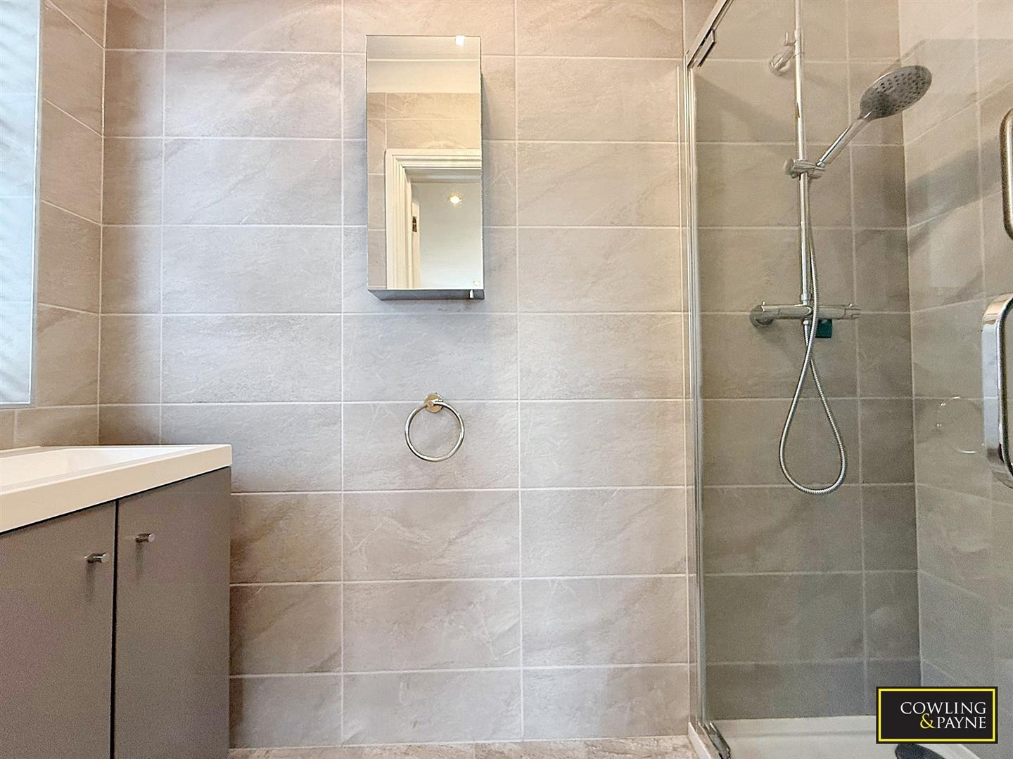 Bruce Grove, Wickford